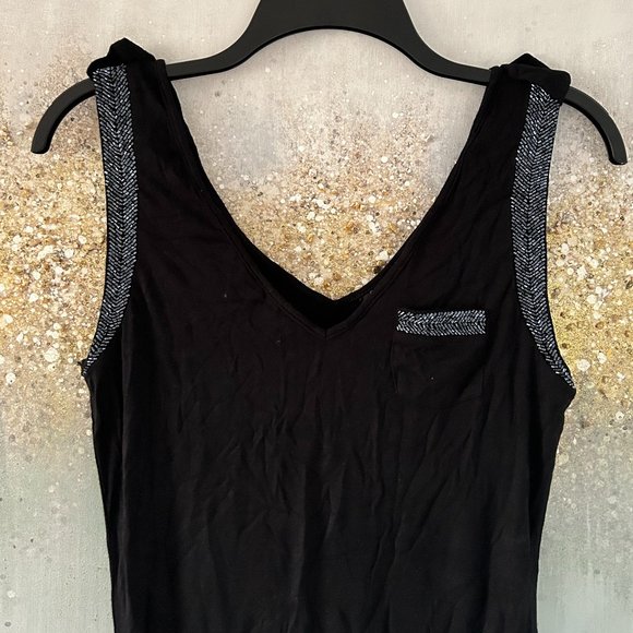 Guess Sleeveless Tank Top (NWOT) - Picture 2 of 10